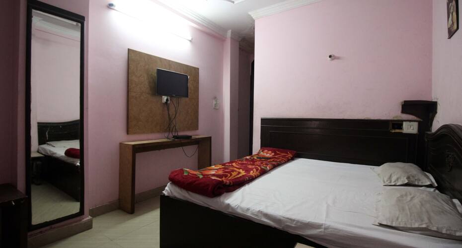 Hotel Sudarshan Palace Deluxe, New Delhi 3